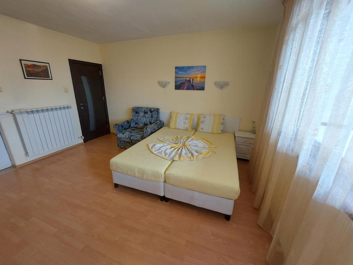 Primorski Briz Guest House Πριμόρσκο Εξωτερικό φωτογραφία