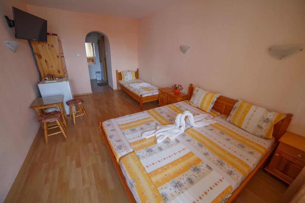Primorski Briz Guest House Πριμόρσκο Εξωτερικό φωτογραφία